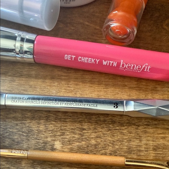 Makeup skincare bundle - Picture 7 of 12